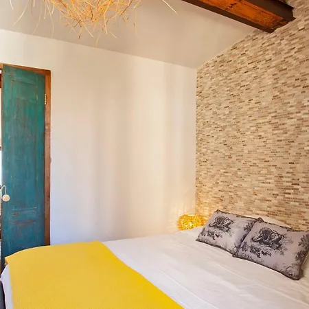 Mira Climatise Vue Centre De Proche Port Et * קאלבי