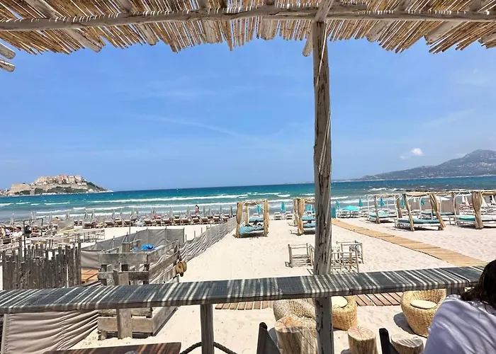 Mira Climatise Vue Centre De Proche Port Et Apartmán Calvi (Corsica)