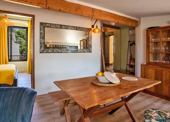 Mira Climatise Vue Centre De Proche Port Et * Calvi (Corsica)